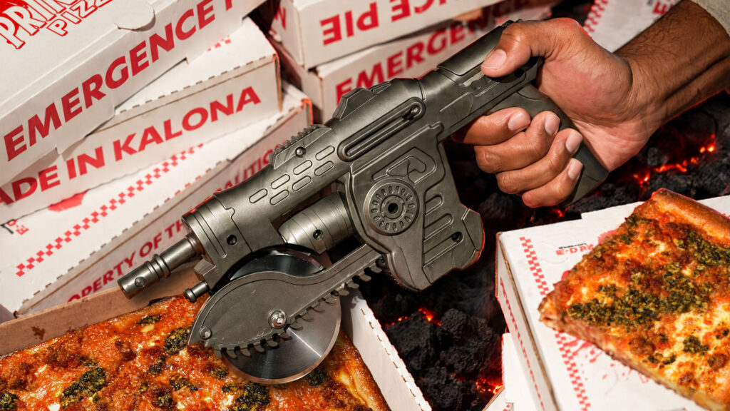 Tagliapizza Prototype Lancer di Gears of War E Day sopra una pizza Prince St Pizza