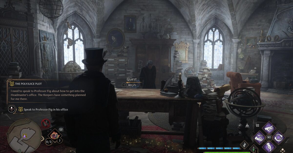 Personaggio travestito da Professor Black nella Great Hall di Hogwarts Legacy