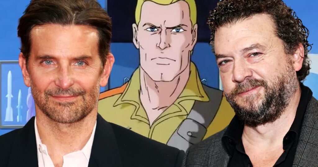 Bradley Cooper in un evento stampa accanto al logo di GI Joe